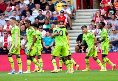 Erik ten Hag hails Bruno Fernandes’ ‘fantastic finish’ as Man Utd sink Saints