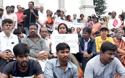 Prakash Raj participates in protest
