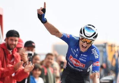 Vine soars to second Vuelta stage triumph