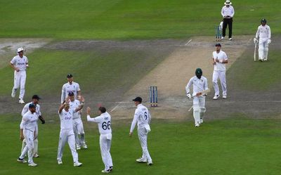 England finishes off South Africa for big win in 2nd test