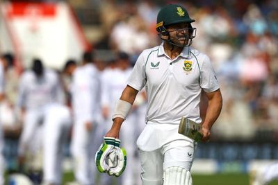 Dean Elgar demands more from middle order as South Africa slump to heavy loss