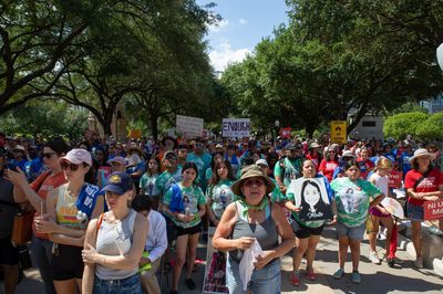 Three Months After Uvalde Tragedy, Hundreds Demand Increase in Assault Weapon Age Limit (Photos)