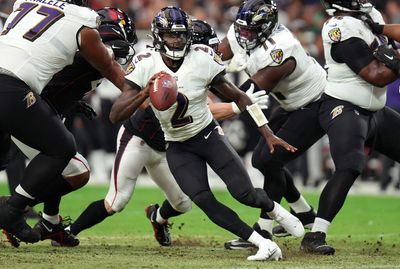 Ravens HC John Harbaugh believes that QB Tyler Huntley can start in NFL