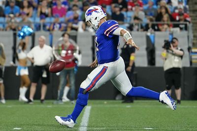 Bills’ Matt Barkley becomes NFL’s first quarterback/punter since 1987