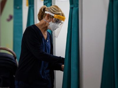 Free uni degrees for Vic nurses, midwives