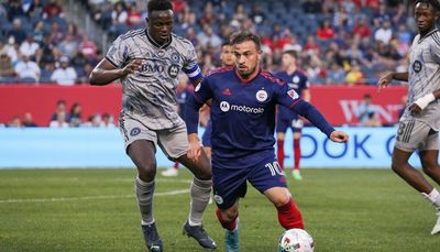 CF Montreal eases past fading Fire 2-0