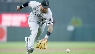 White Sox’ Yoan Moncada lands on 10-day injured list with left hamstring strain