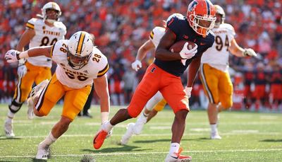 Chase Brown, Tommy DeVito lead Illinois past Wyoming in opener