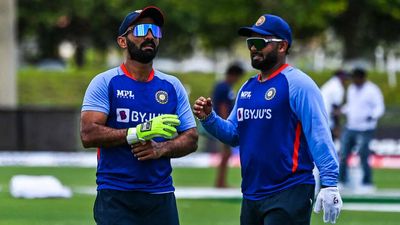 India vs Pakistan: Impossible to play both Rishabh Pant and Dinesh Karthik at the same time in Asia Cup, says Cheteshwar Pujara