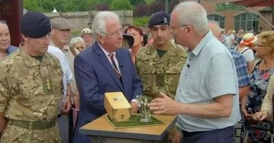 Antiques Roadshow guest gobsmacked as item receives record-breaking valuation