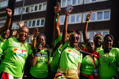 Runners remember Grenfell victims as Notting Hill Carnival kicks off