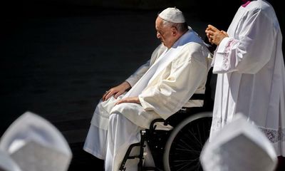 Pope Francis praises ‘humility’ of C13th pontiff who resigned office