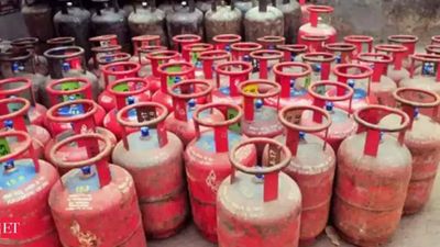 Narendra Modi's Ujjwala Yojana has flopped countrywide due to rise in cost of LPG cylinders: JD(U)