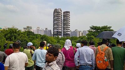 ‘Picnic spot’: Watching reporters watch Noida’s twin towers come down