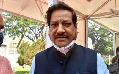 Congress will not survive a puppet president, warns Prithviraj Chavan