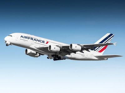 2 Air France pilots suspended after fighting in cockpit