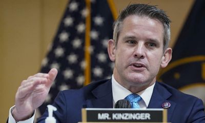 Kinzinger: Republicans ‘hypocritical’ for defending Trump over taking classified material