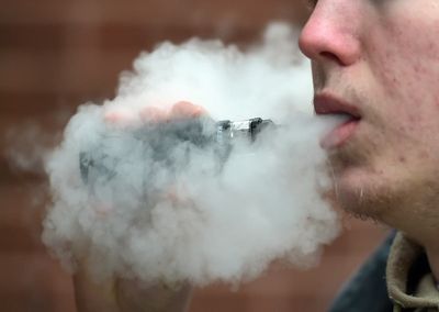 Vaping reaches record levels – report