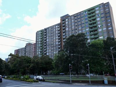 NSW 'nowhere near' social housing goal