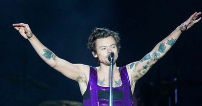 Harry Styles apologises after winning MTV VMA award
