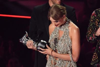 Bad Bunny, Taylor Swift lead MTV Video Music Awards