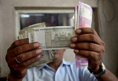 Equity investors' wealth falls by Rs 3.23 lakh cr in early trade