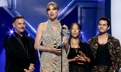 MTV VMAs 2022: Taylor Swift wins and Johnny Depp surprises in chaotic ceremony