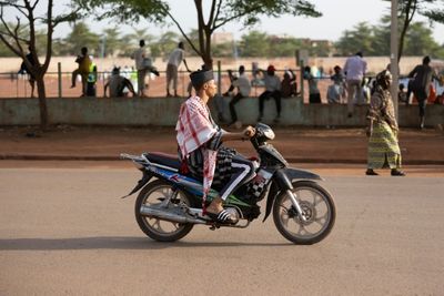 From bus routes to gutters, tech-savvy youth map Mali's capital