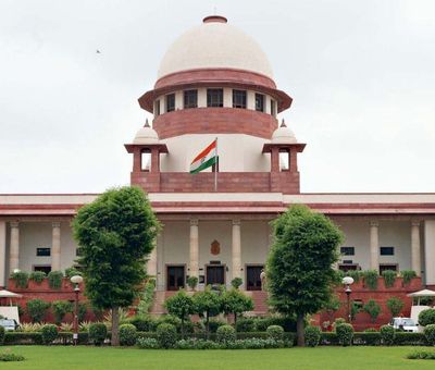 SC issues notice to Karnataka on pleas against HC order refusing to lift ban on hijab