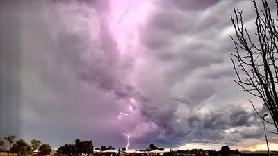 Large hail and lightning strikes as storm front moves across north-west Victoria