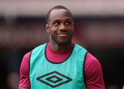 David Moyes thinks new arrival Gianluca Scamacca can ease the pressure on Michail Antonio