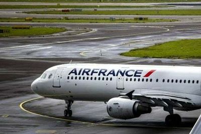 Two Air France pilots suspended after fighting in plane’s cockpit