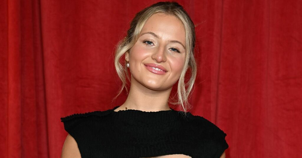 Emmerdale star Daisy Campbell swoons as she