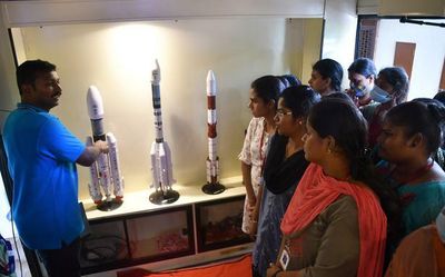 ISRO holds mobile exhibition at Chennai college