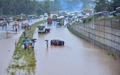 KSRTC diverts Bengaluru-bound buses, private vehicles too take alternative routes