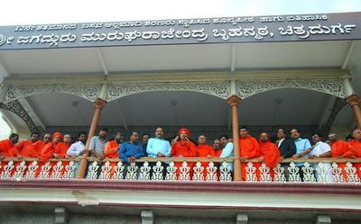 Murugha Mutt seer files anticipatory bail while CWC members conduct mahazhar