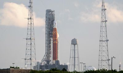 Artemis 1: Nasa cancels moon mission launch over engine problem