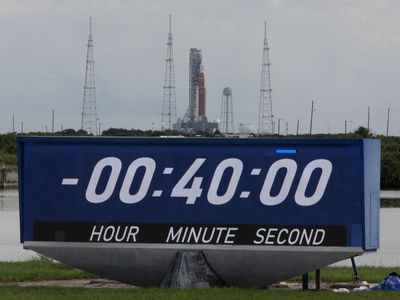 ‘Too early to say’: Nasa won’t commit to new launch date lift-off was scrubbed