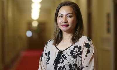 New Zealand minister wrapped up in Māori language chocolate bar row