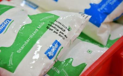 Packaging rules permit sale of Aavin milk in plastic pouches, Food Safety Commissioner tells Madras HC