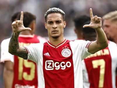 Antony: Manchester United confirm €100m deal for Ajax winger