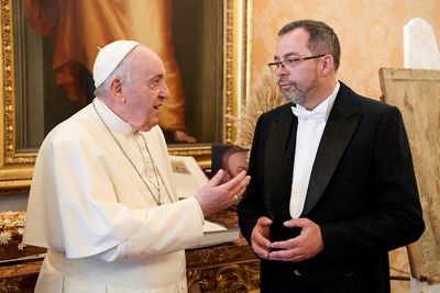 Vatican tries to mend Ukraine ties after Kyiv protests pope comments