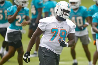 Report: Dolphins cut OT Larnel Coleman