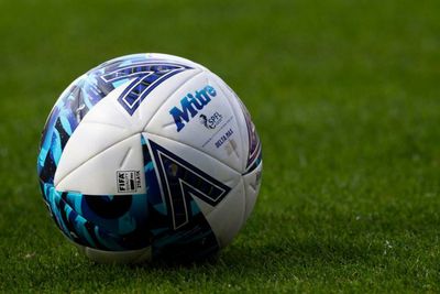 When does the summer transfer window close in Scotland?