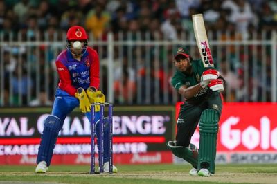 Mujeeb, Rashid help Afghanistan limit Bangladesh to 127-7