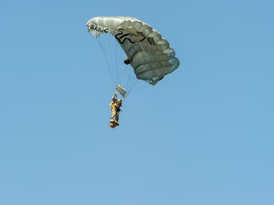 Skydiver plummets to death while practicing for contest