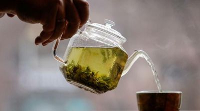 Tea Drinkers Enjoy Possible Health Benefits, Study Suggests