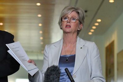Federal Icac: independents want safeguards to ensure body cannot be politicised