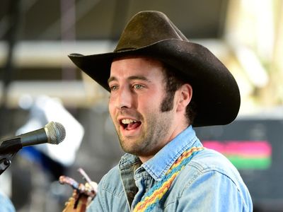 Luke Bell death: Country singer dies aged 32