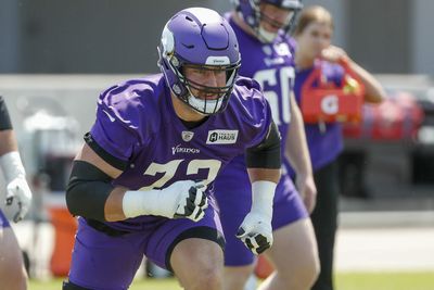 Steelers trading for Vikings OL Jesse Davis